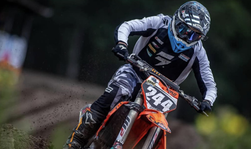Motocross-Fahrer auf der Strecke am Echoberg in Tessin, Mecklenburg-Vorpommern